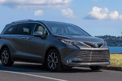 2025 toyota sienna hybrid
