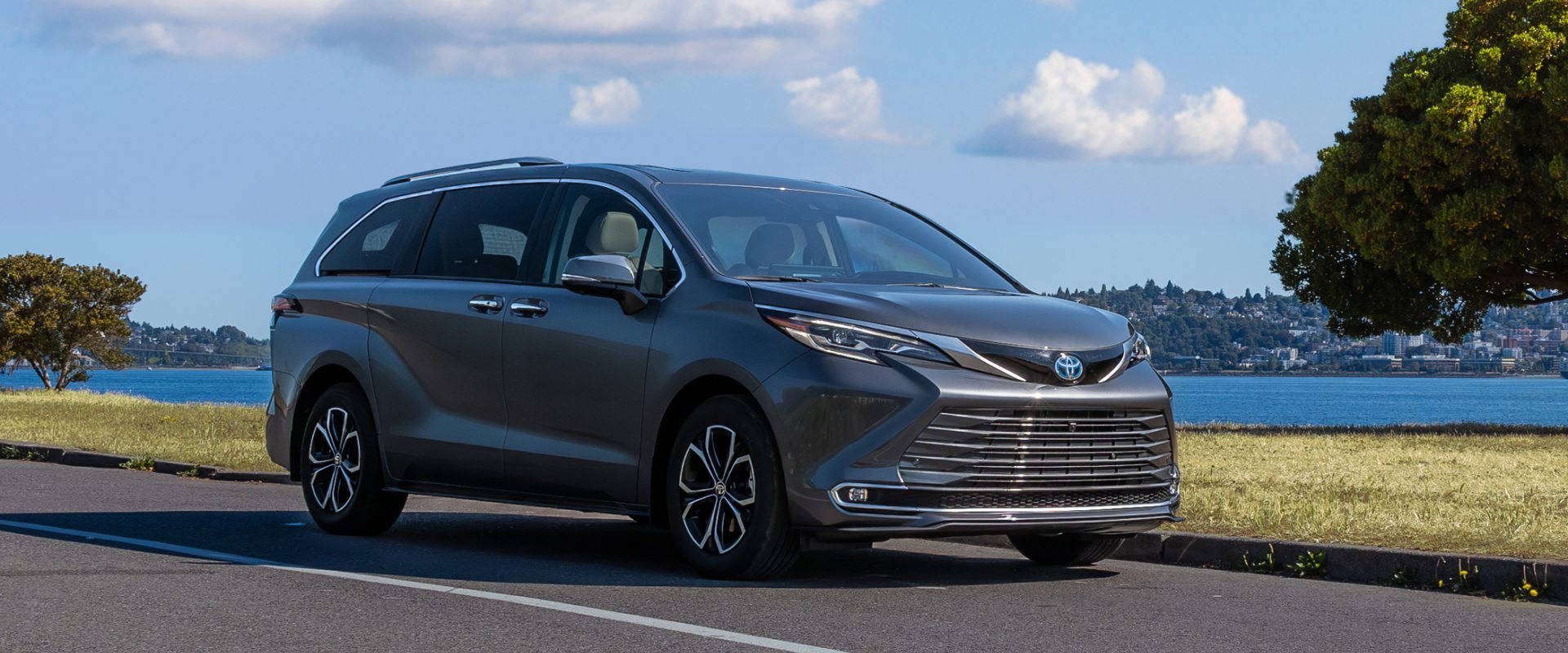 2025 toyota sienna hybrid